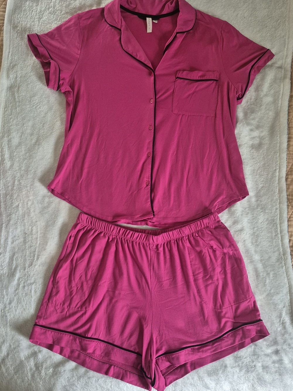 Women's Fuchsia Short Sleeve Pajama Set with Contrast Piping - Picture 1 of 2